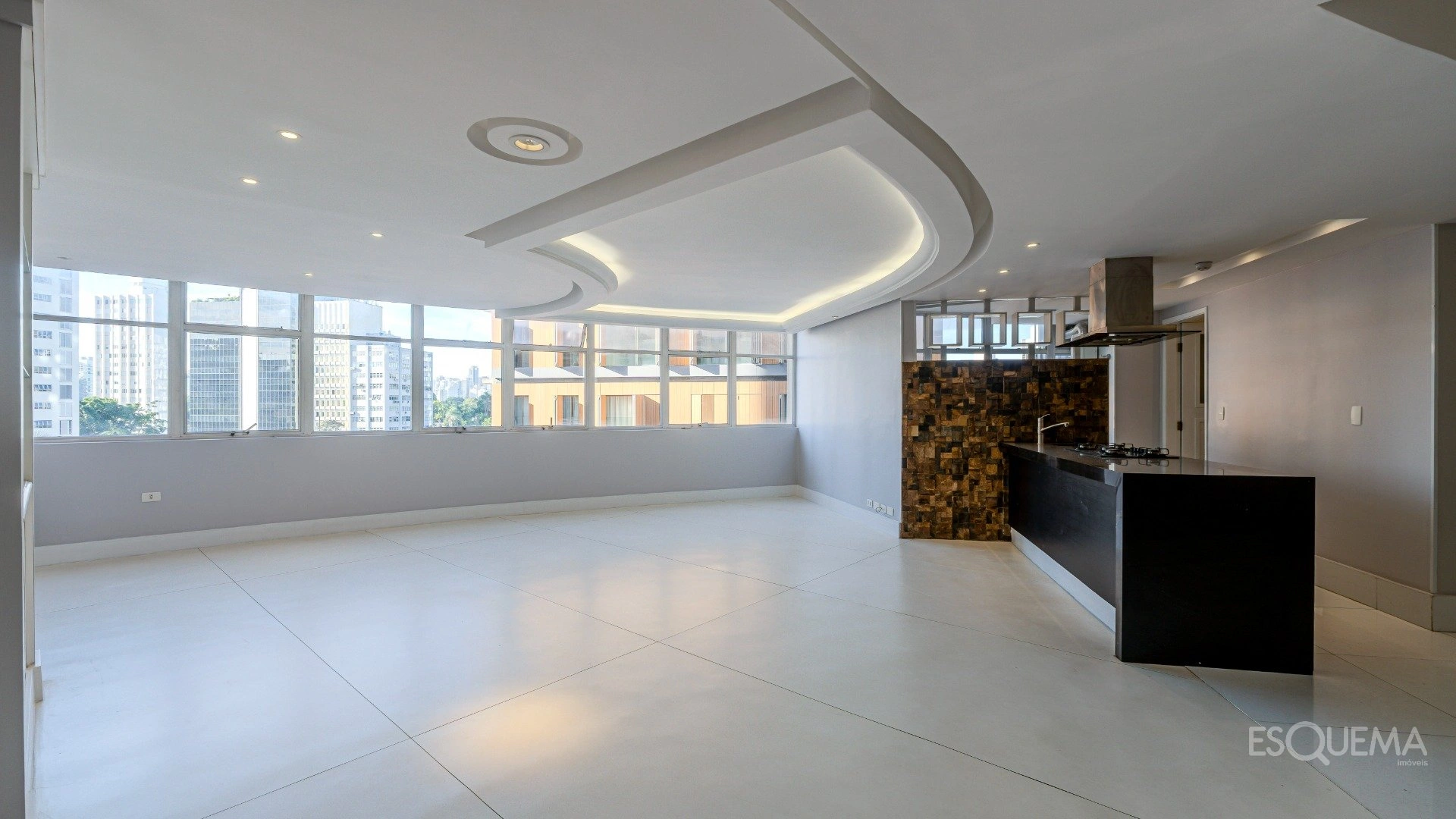 Apartamento reformado próximo ao Shopping Iguatemi e Clube Pinheiros - Imagem 1
