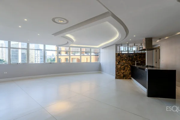 Apartamento reformado próximo ao Shopping Iguatemi e Clube Pinheiros