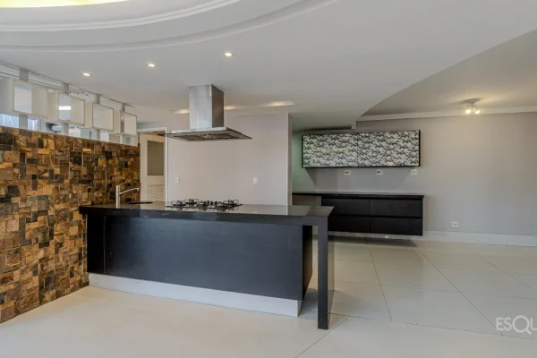 Apartamento reformado próximo ao Shopping Iguatemi e Clube Pinheiros
