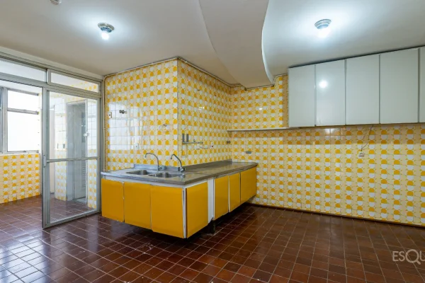 Apartamento próximo ao Clube Pinheiros e Shopping Iguatemi
