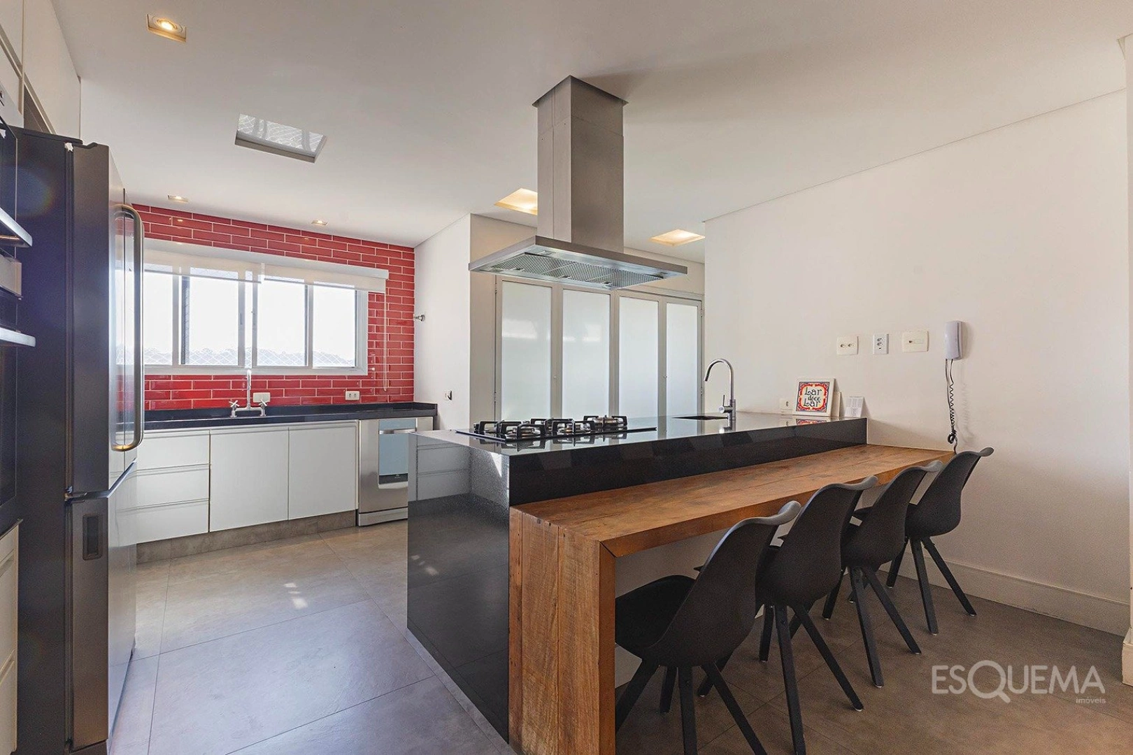 Apartamento reformado e mobiliado ao lado da Escola Avenues - Imagem 12