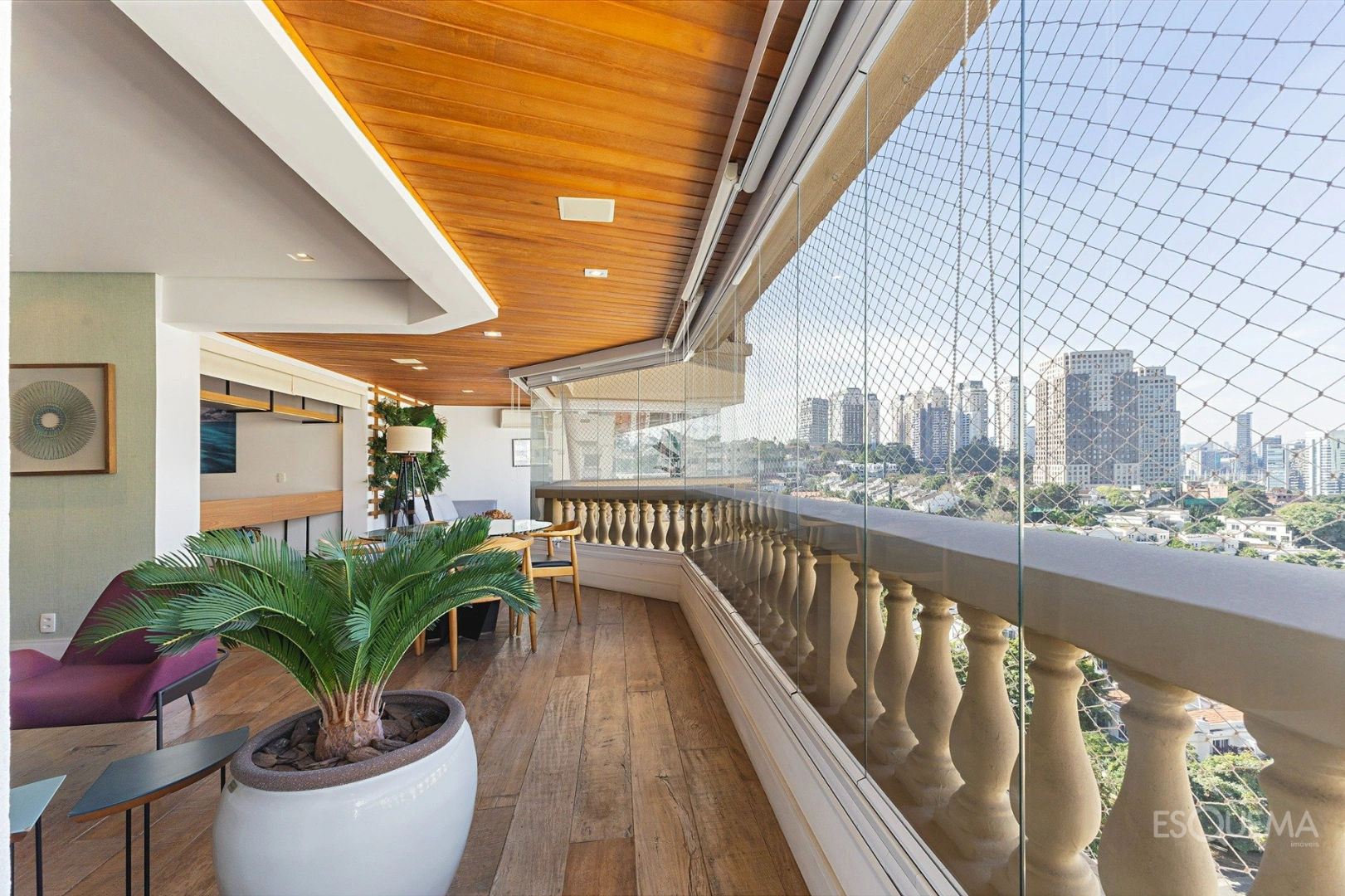 Apartamento reformado e mobiliado ao lado da Escola Avenues - Imagem 1