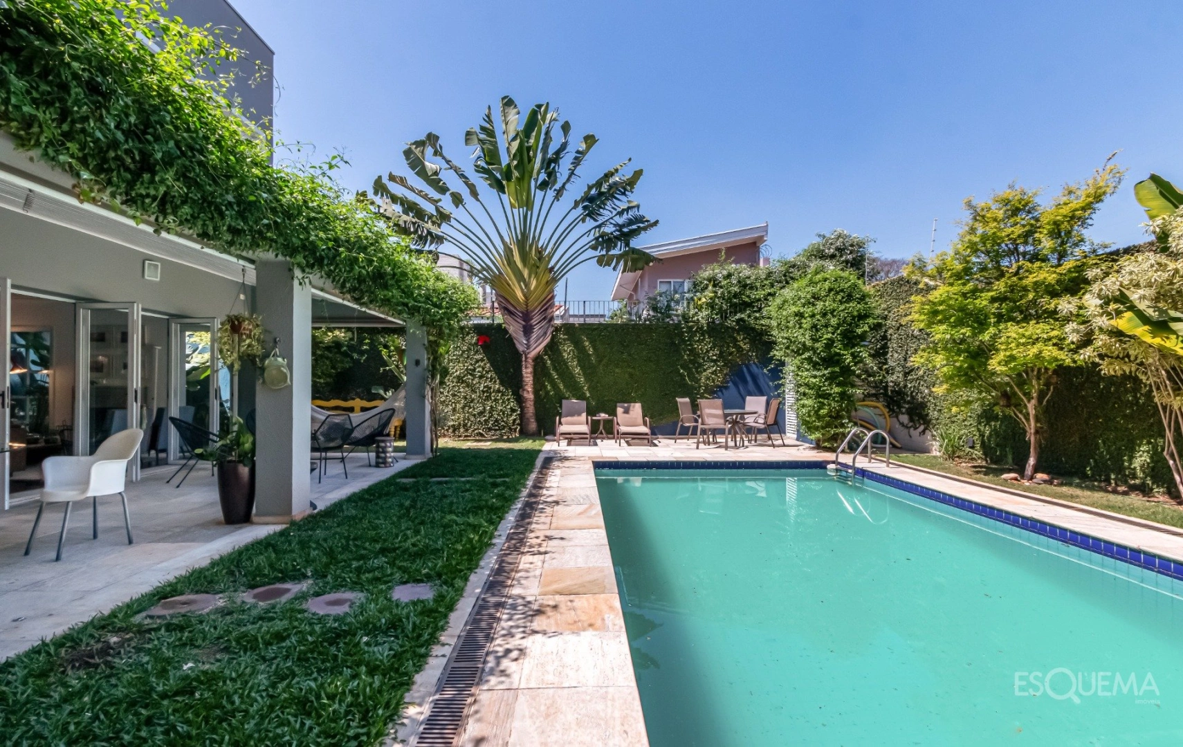 Casa cercada por verde em Alto de Pinheiros, com lazer para viver dias especiais - Imagem 10