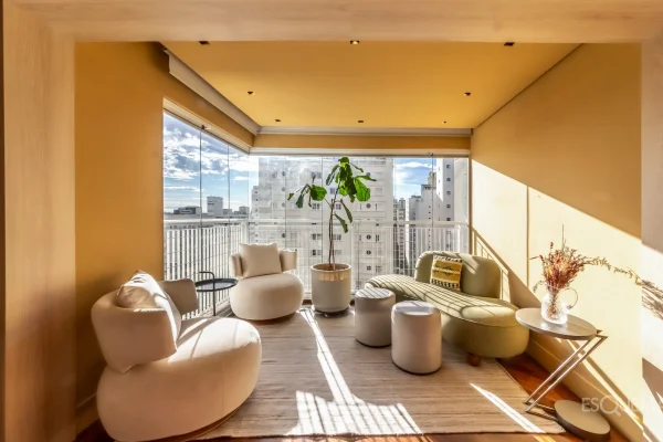 Apartamento duplex com planta integrada e luz natural no Jardim Paulista