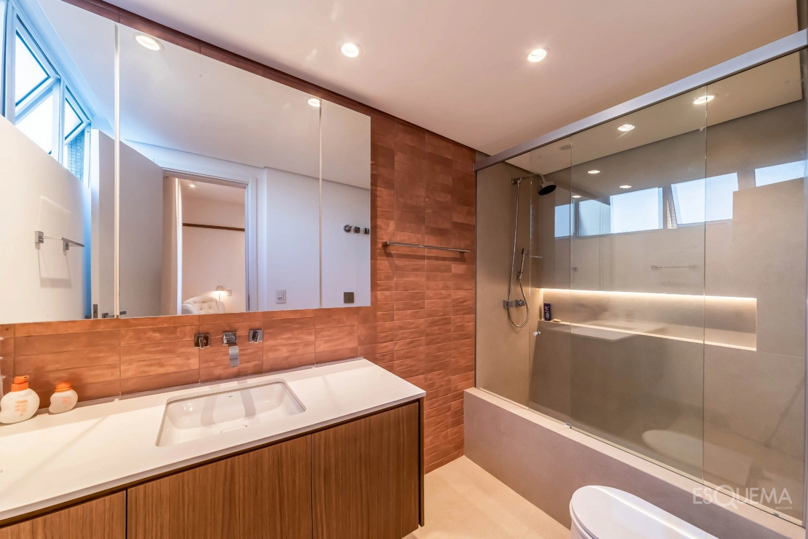 Apartamento reformado com vista aberta e acabamentos impecáveis em Pinheiros - Imagem 11