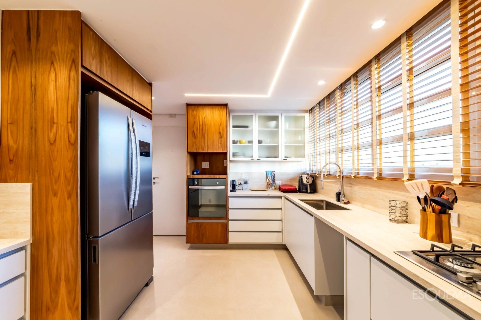Apartamento reformado com vista aberta e acabamentos impecáveis em Pinheiros - Imagem 8