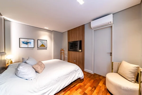 Apartamento Lindenberg reformado com vista para o verde nos Jardins