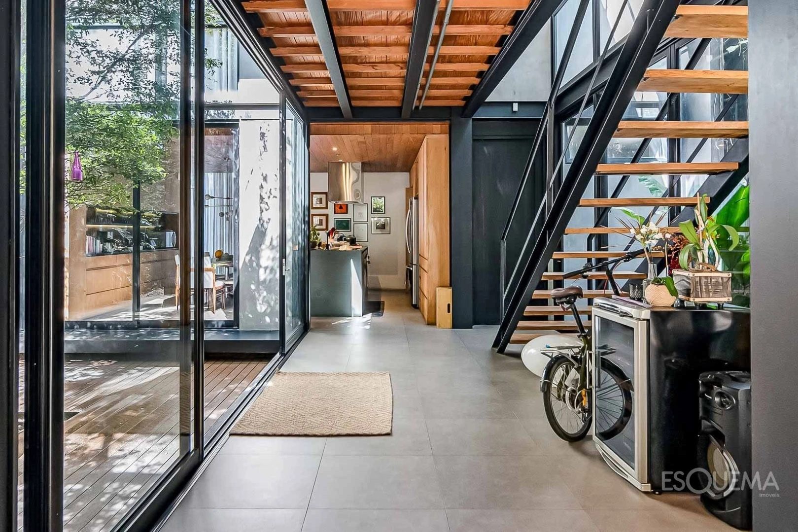 Casa no Jardim Luzitânia, cheia de luz natural e a passos do Parque Ibirapuera - Imagem 2