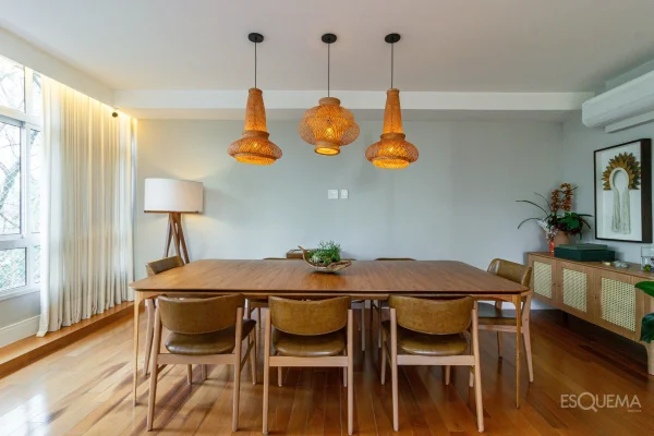 Apartamento reformado com vista para o verde no Jardim América