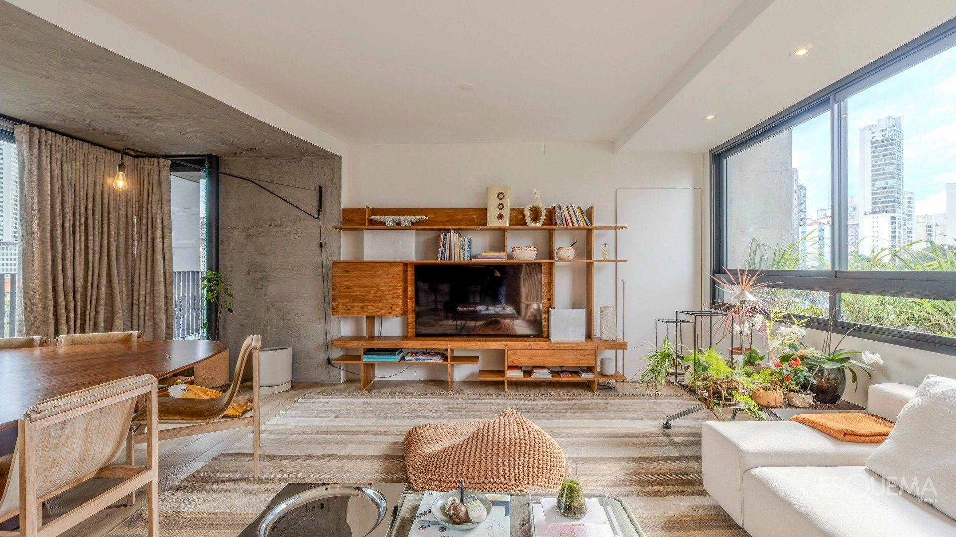 Apartamento com projeto de Arthur Casas - Imagem 3