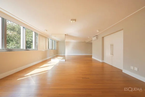 Apartamento reformado com 3 suítes no Jardim Paulista
