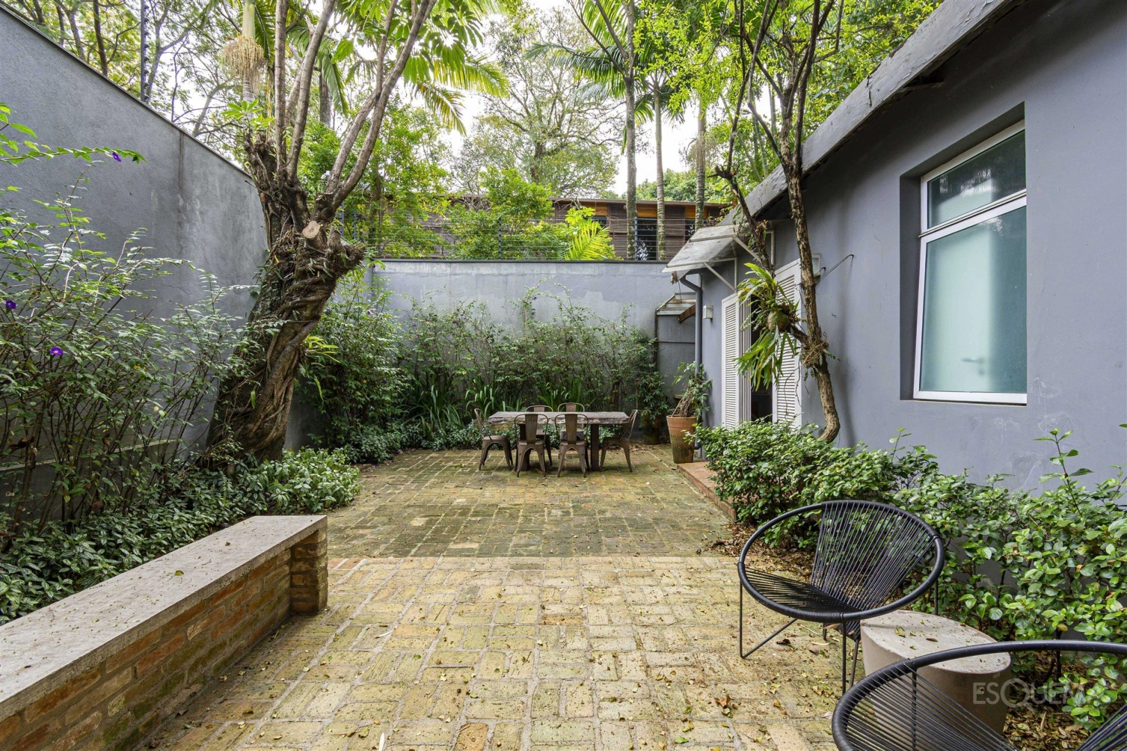 Casa com jardim e potencial de renovação próxima ao Shopping Iguatemi - Imagem 2