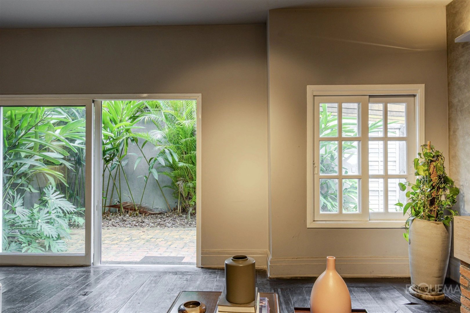 Casa com jardim e potencial de renovação próxima ao Shopping Iguatemi - Imagem 8