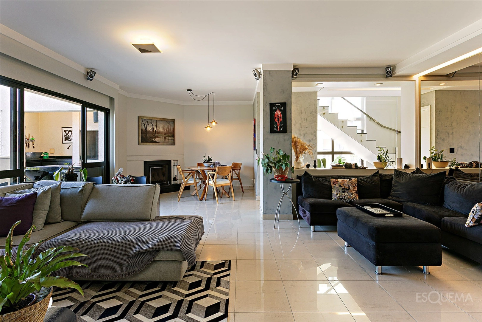 Apartamento duplex com varanda de pé-direito duplo em Alto de Pinheiros - Imagem 1