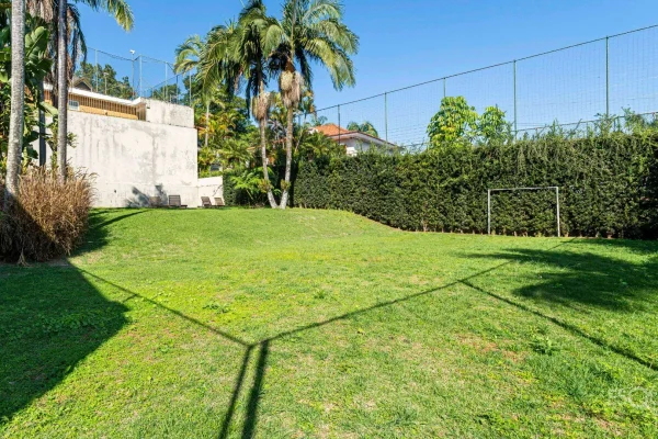 Casa à venda com 5 dormitórios no Jardim Guedala