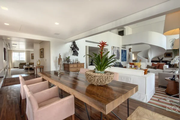 Apartamento duplex na parte plana do Jardins