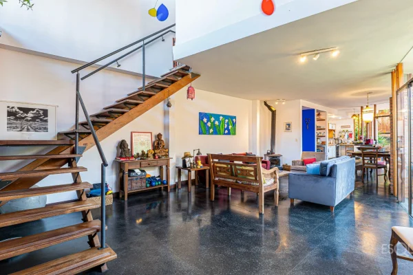 Casa com projeto assinado por Ararê Sennes