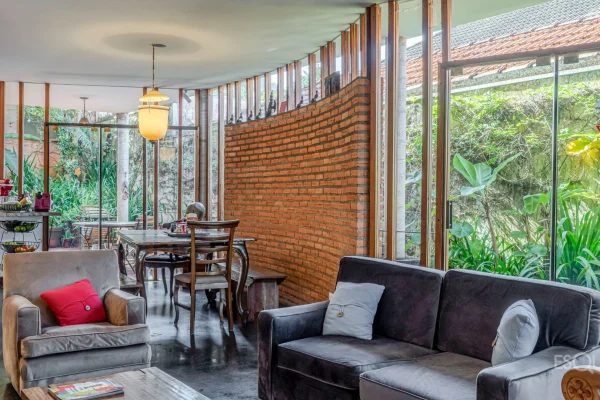 Casa com projeto assinado por Ararê Sennes