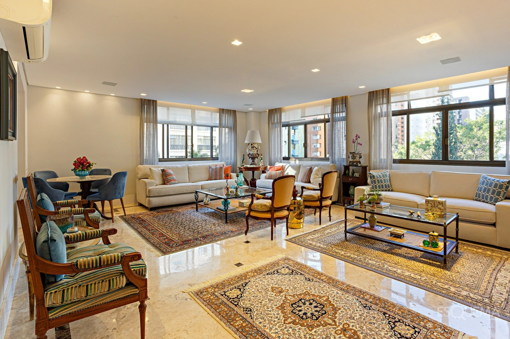Apartamento com 3 suítes e 3 vagas nos Jardins - Imagem 4