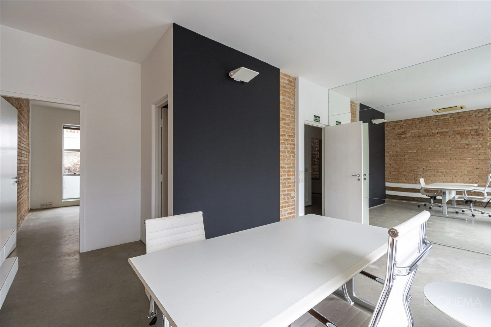 Casa comercial com ambientes amplos no Jardim Paulista - Imagem 13