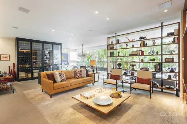 Apartamento reformado a 100 metros do Parque do Povo