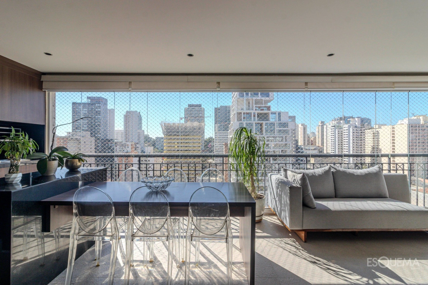 Apartamento com varanda gourmet e quadra de tênis em Pinheiros - Imagem 1