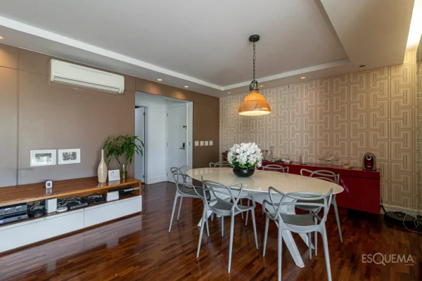 Apartamento com varanda gourmet e quadra de tênis em Pinheiros