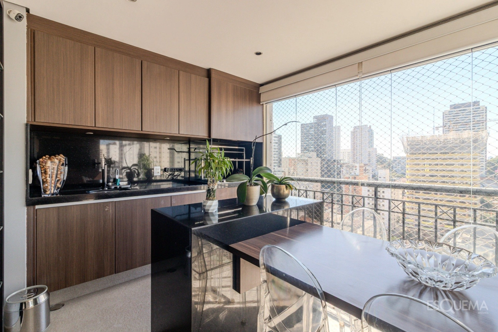 Apartamento com varanda gourmet e quadra de tênis em Pinheiros - Imagem 8