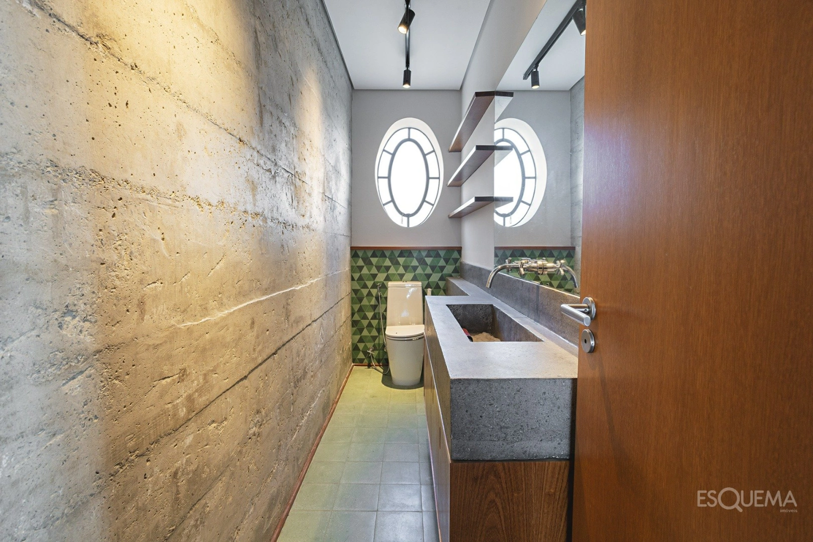 Apartamento com 3 suítes em condomínio neoclássico na parte plana do bairro - Imagem 9