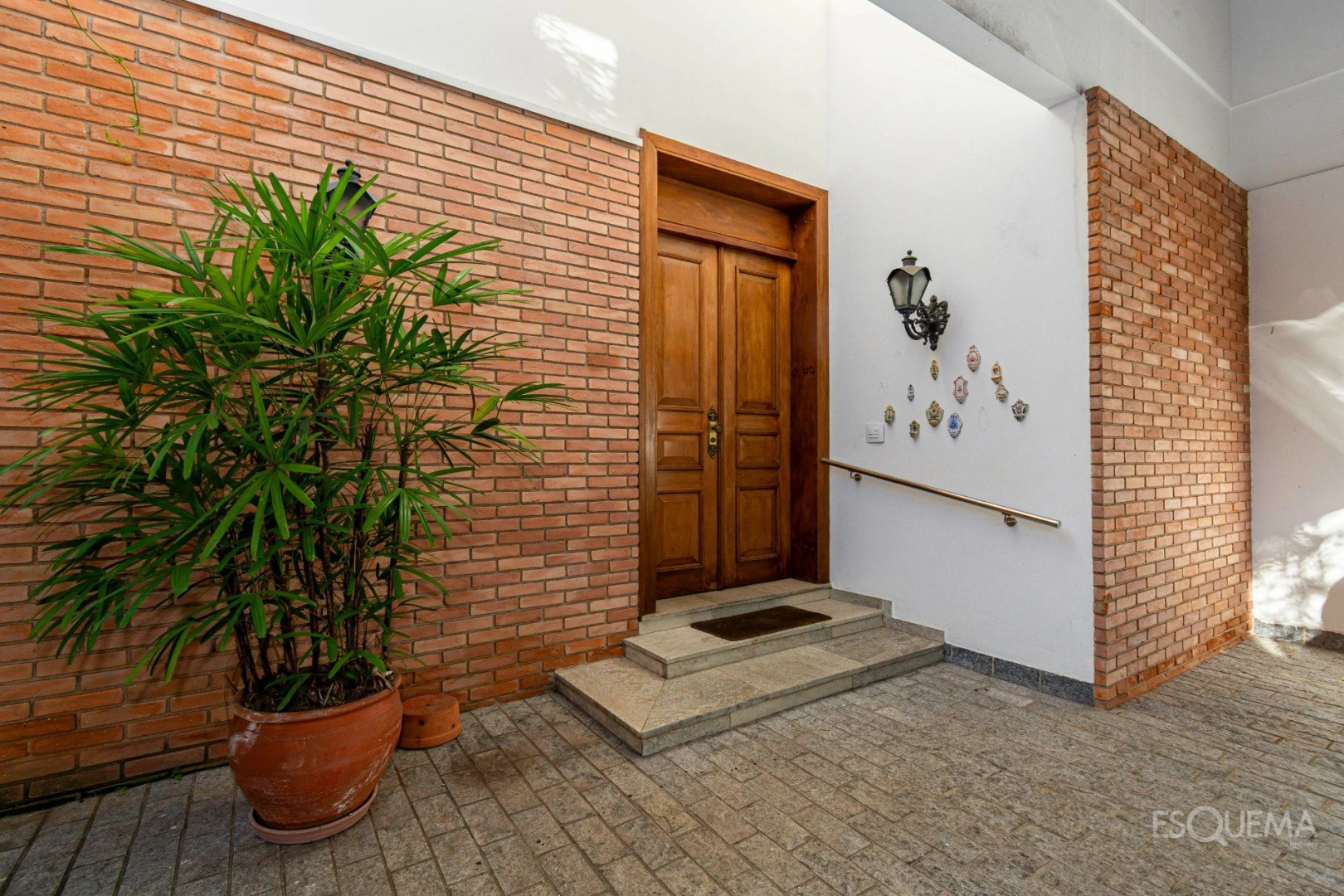 Casa com arquitetura contemporânea e luz natural no Jardim Paulista - Imagem 13