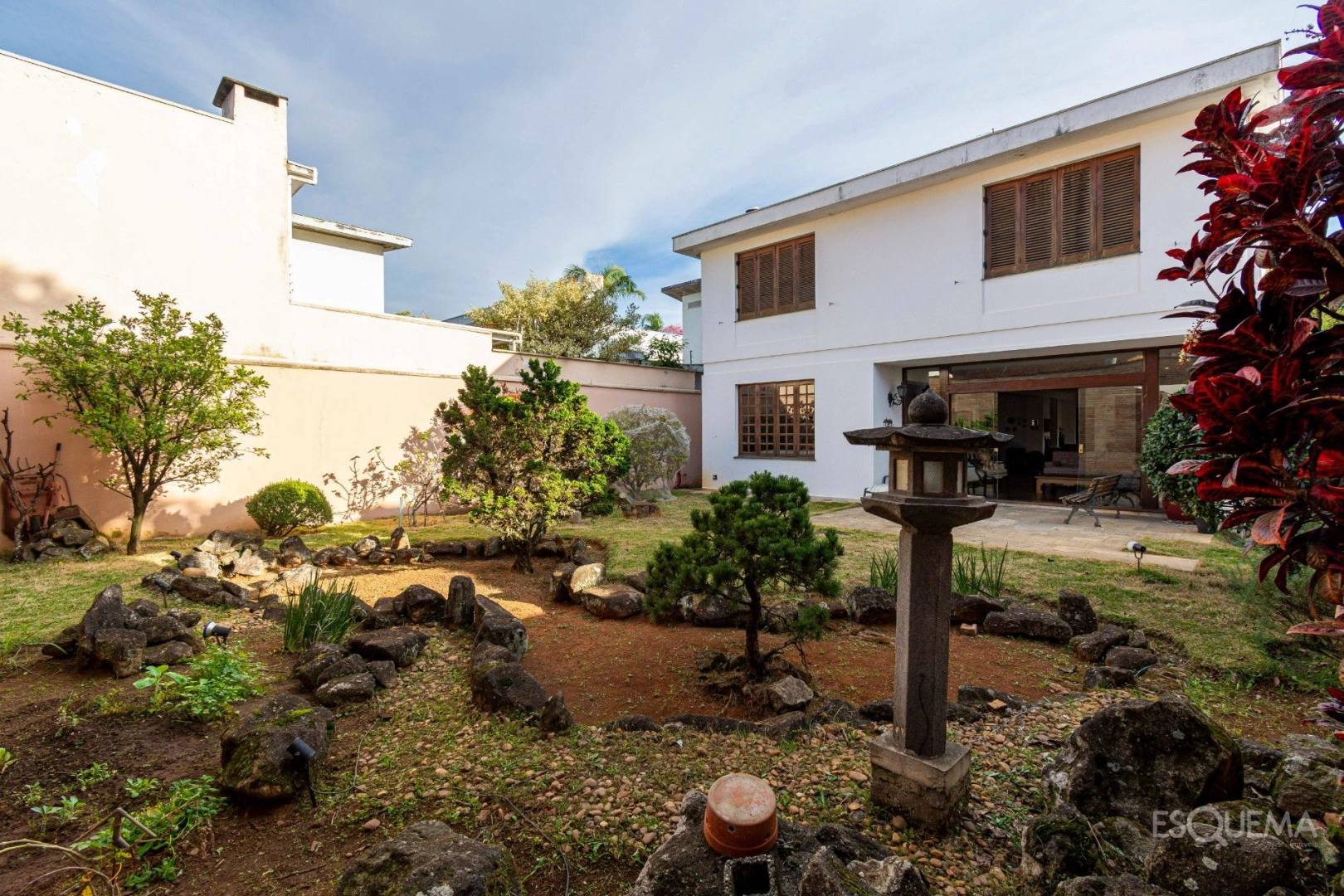 Casa com arquitetura contemporânea e luz natural no Jardim Paulista - Imagem 15
