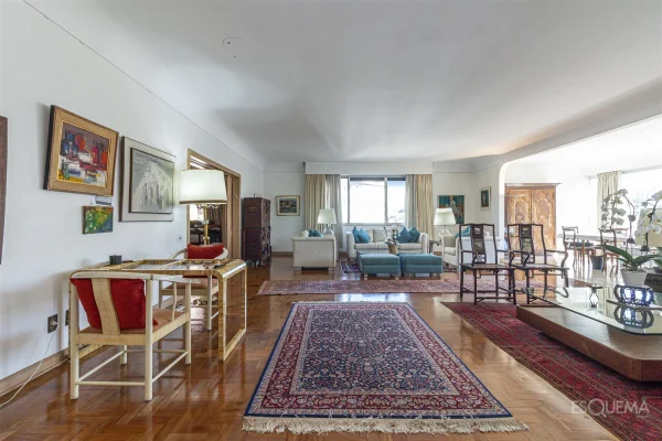 Apartamento amplo em endereço privilegiado de Higienópolis