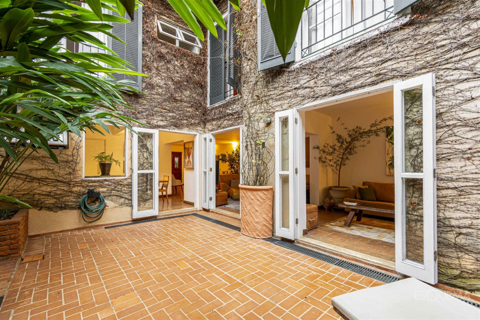Casa de vila com jardim na Vila Nova Conceição - Imagem 11