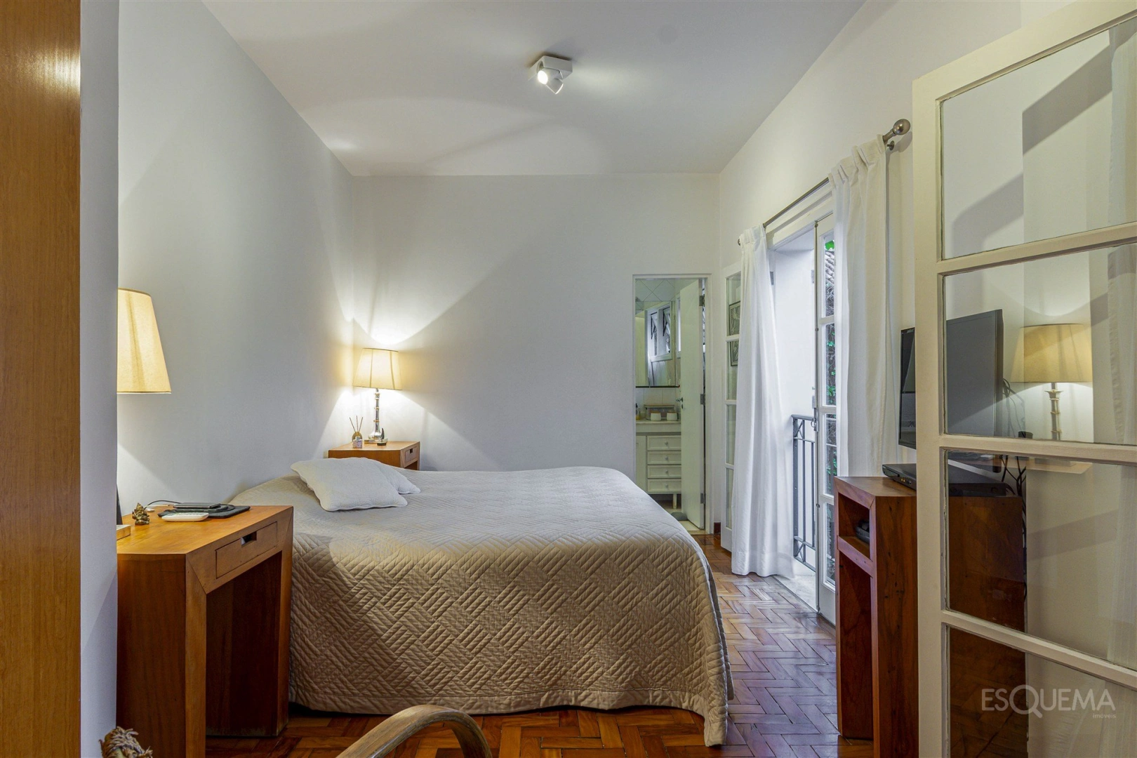 Casa de vila com jardim na Vila Nova Conceição - Imagem 13