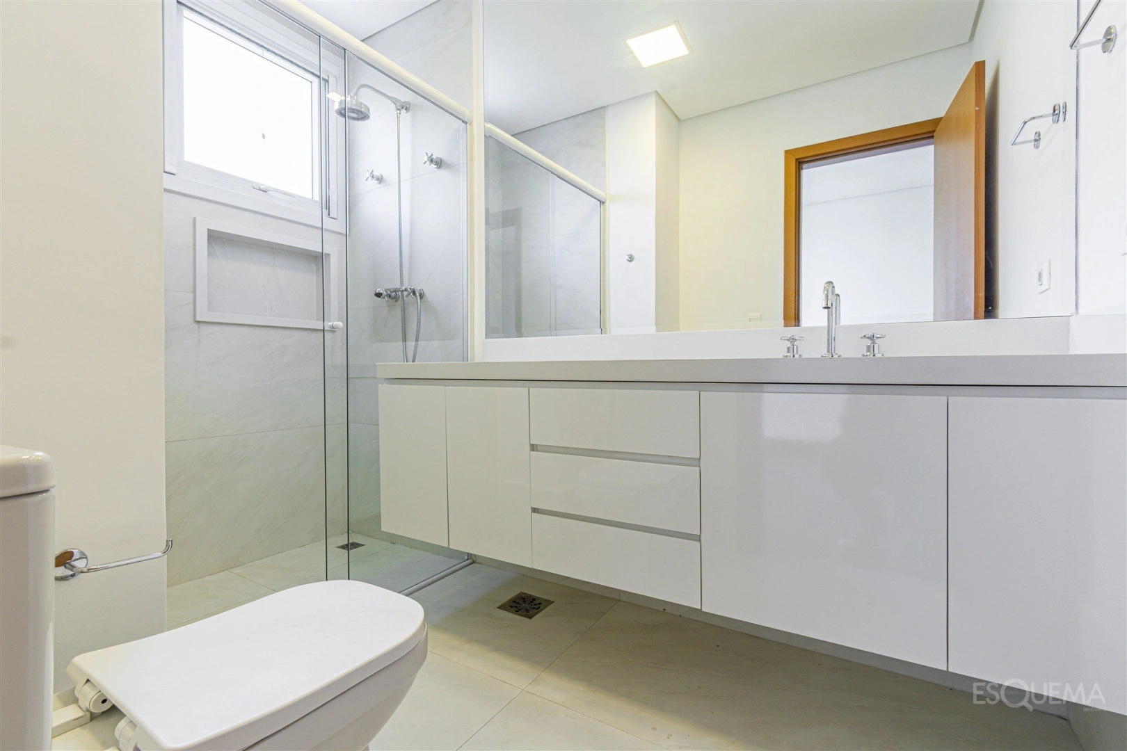 Casa em condomínio com piscina e terraço panorâmico - Imagem 12