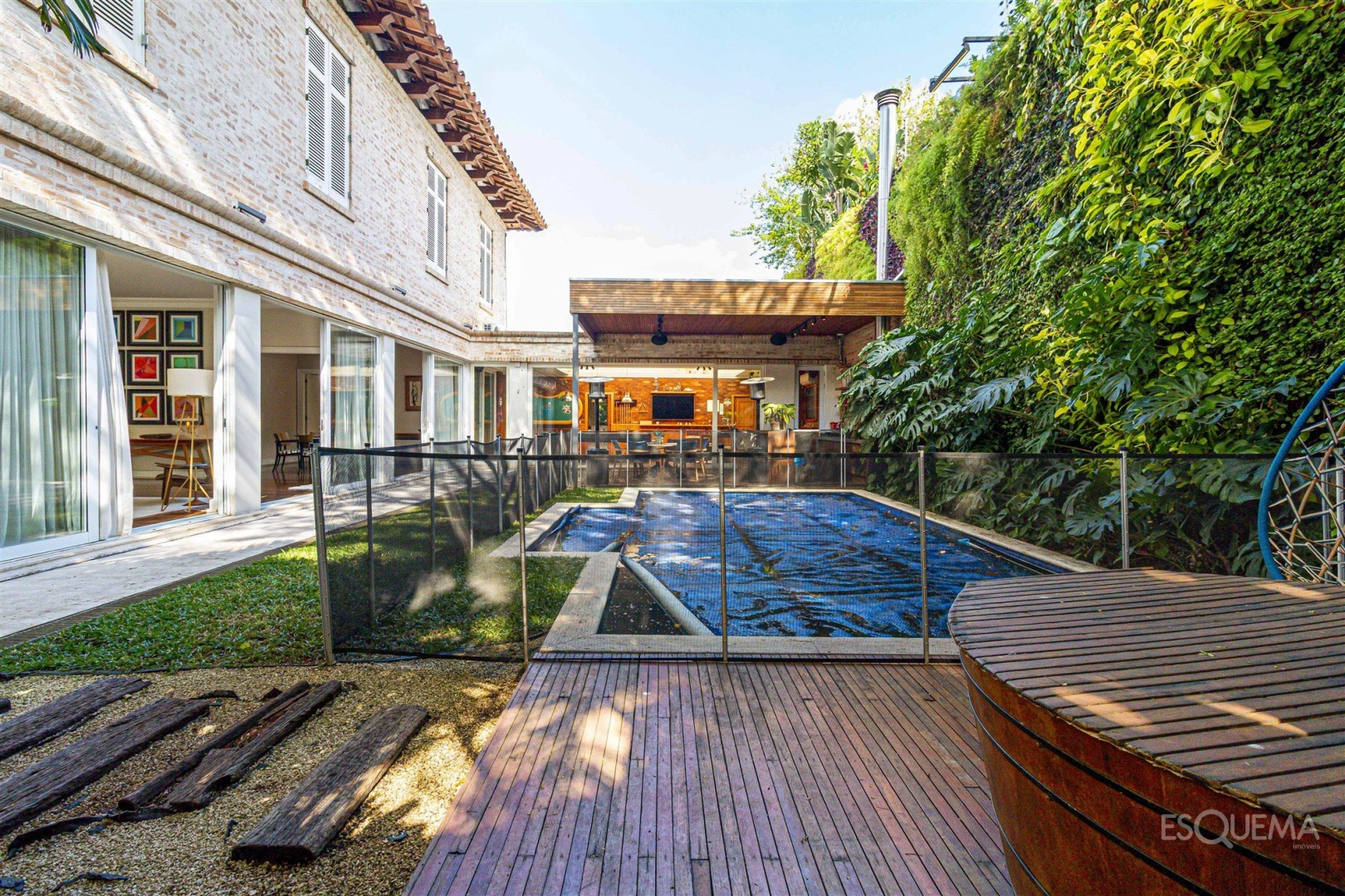 Casa clássica assinada por Marcos Tomanik próxima ao Clube Harmonia - Imagem 2