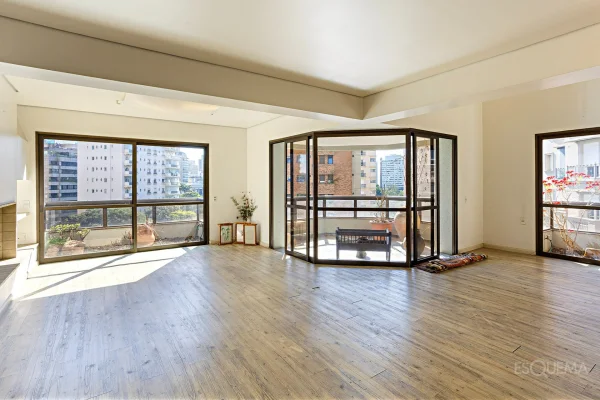 Apartamento com 4 suítes em rua tranquila do Jardim Paulistano