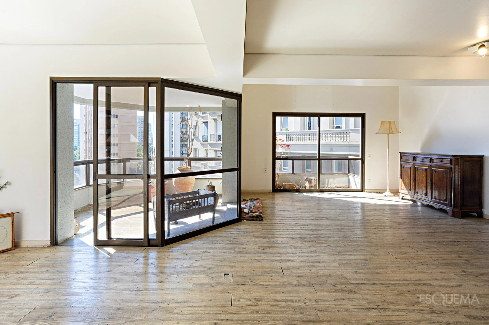 Apartamento com 4 suítes em rua tranquila do Jardim Paulistano - Imagem 4