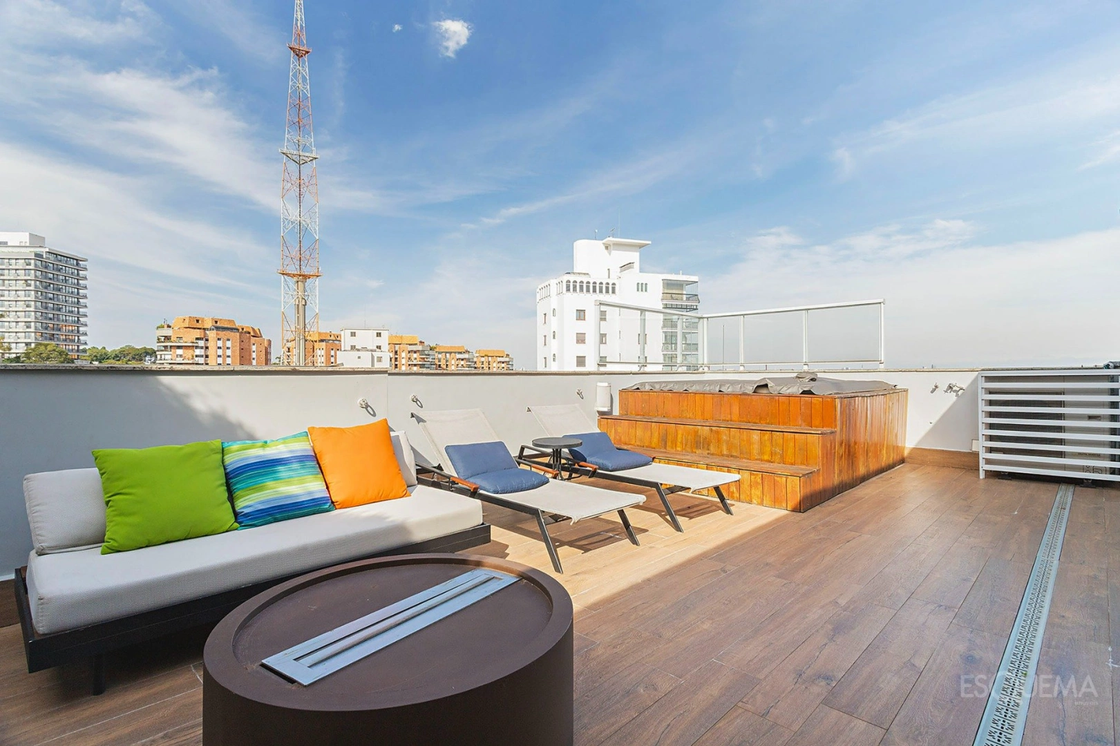 Cobertura duplex reformada em Alto de Pinheiros - Imagem 2