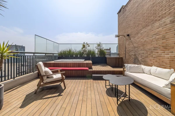 Cobertura triplex com projeto contemporâneo e terraço em Pinheiros
