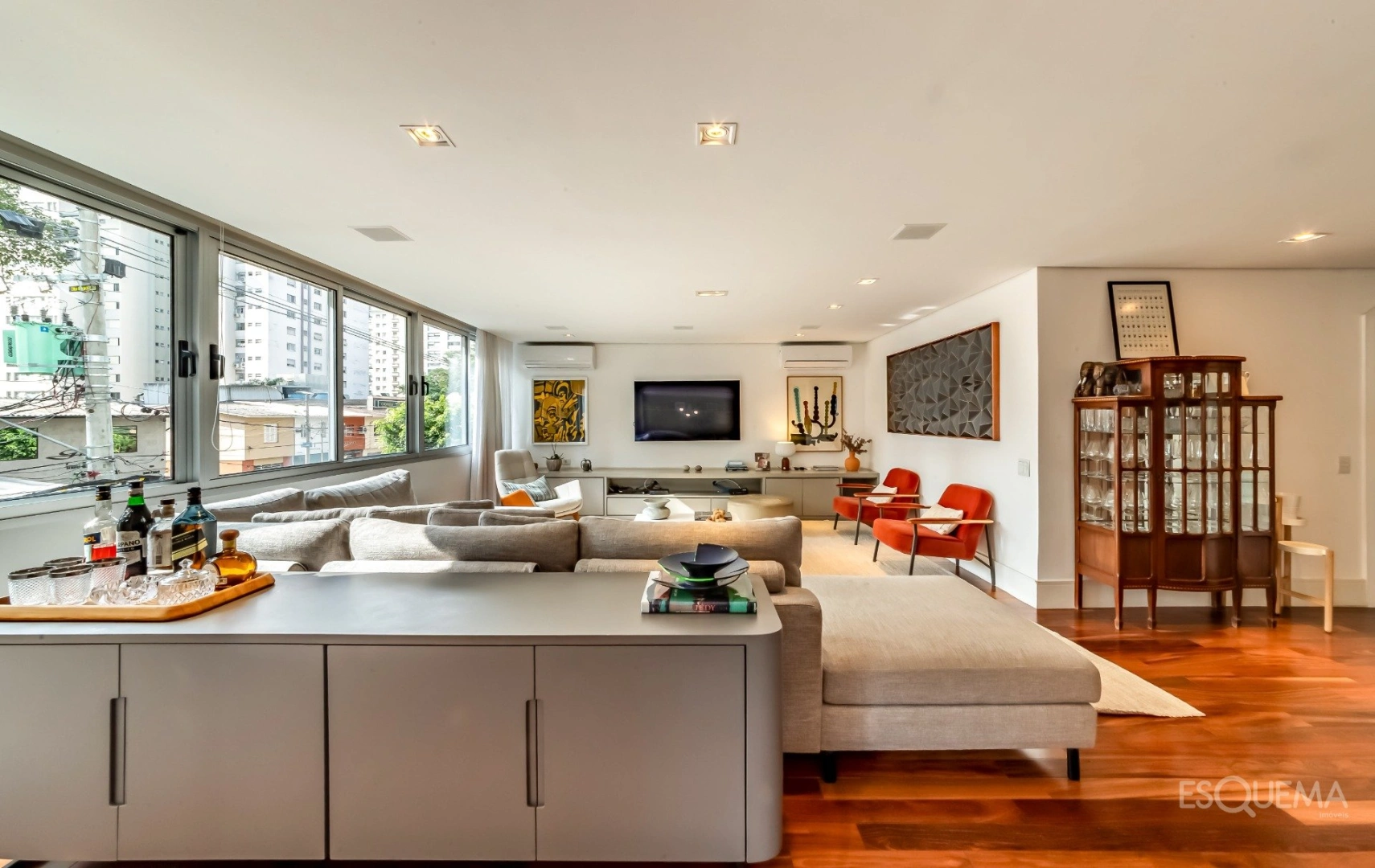 Apartamento reformado com vista para as árvores no Itaim Bibi - Imagem 2