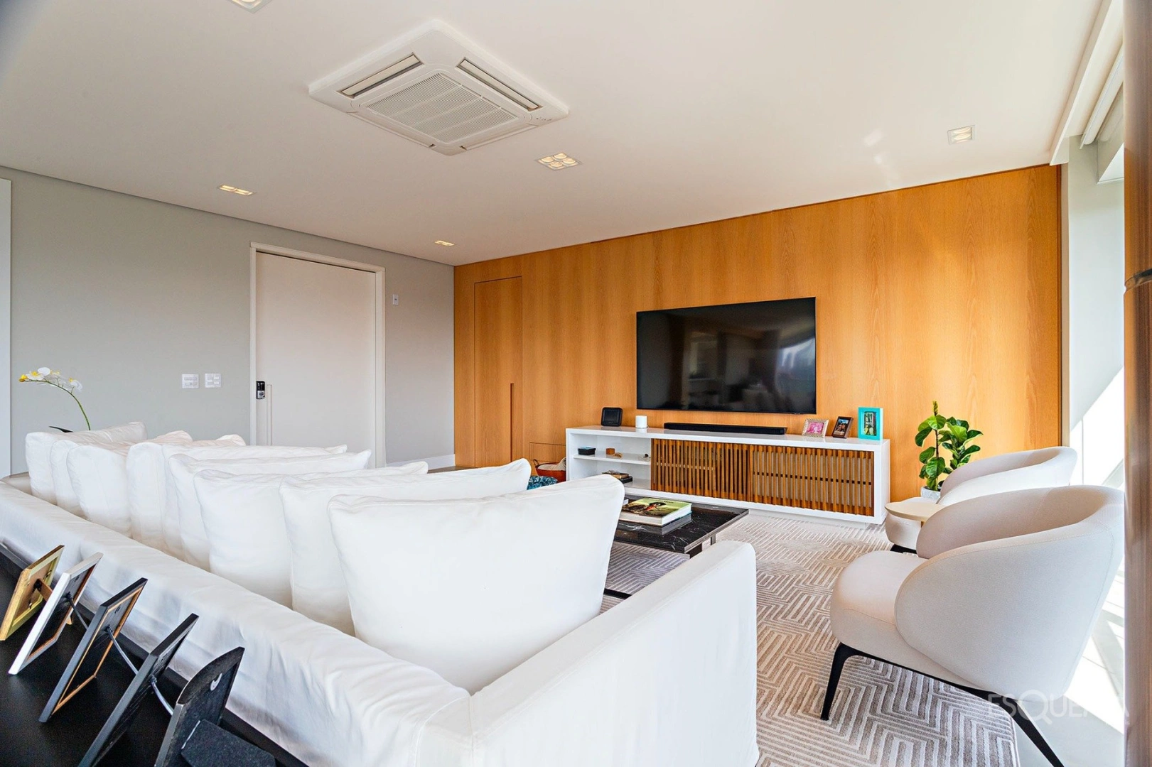 Apartamento com vista aberta entre Alto de Pinheiros e Pinheiros - Imagem 2