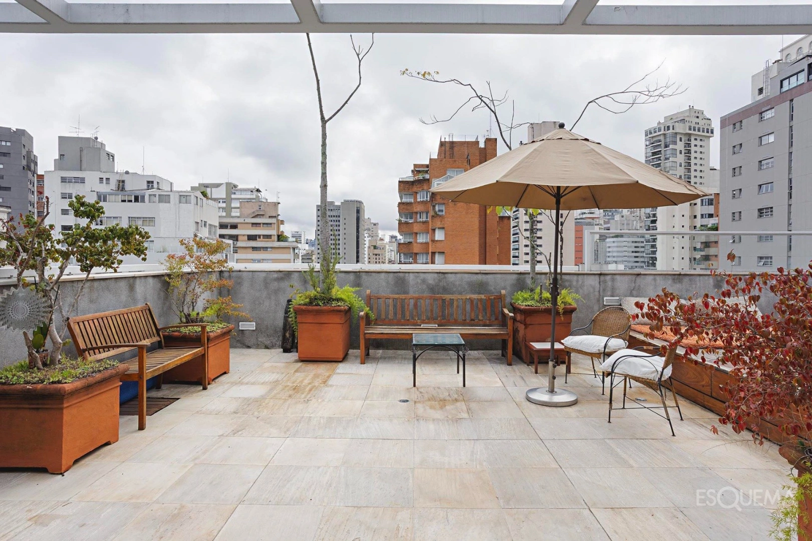 Cobertura Duplex com Piscina na Parte Plana dos Jardins - Imagem 5