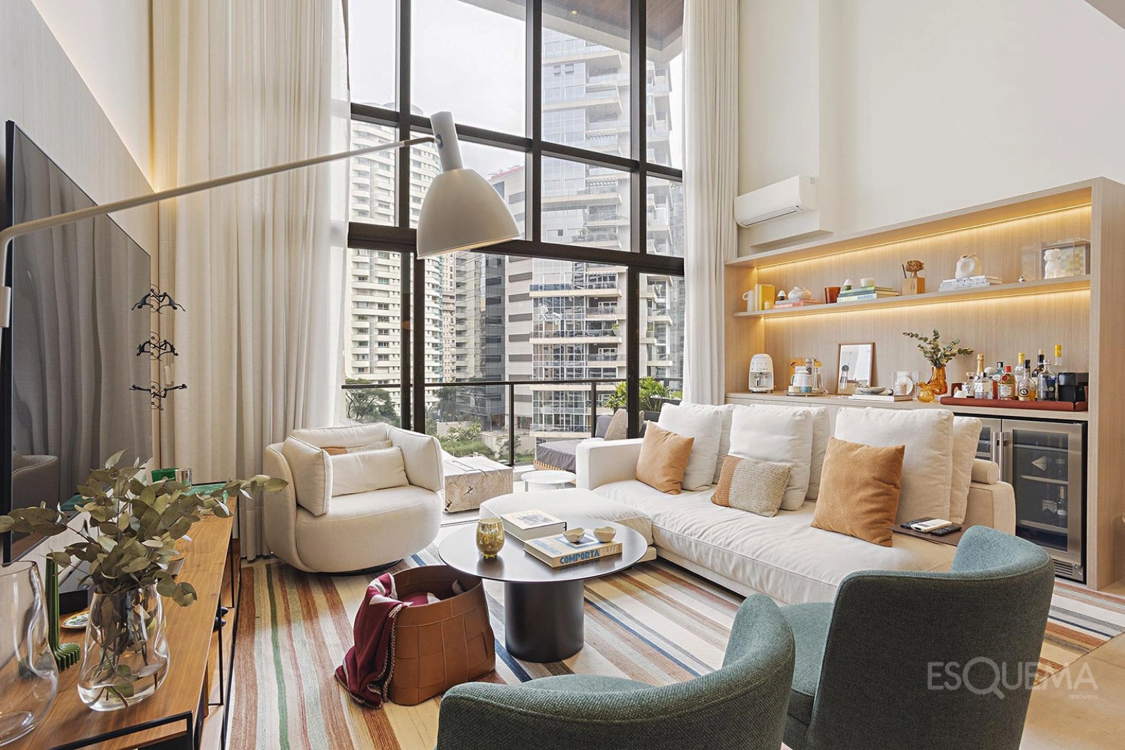 Apartamento em rua desejada do Jardim Paulistano, em edifício com lazer - Imagem 1