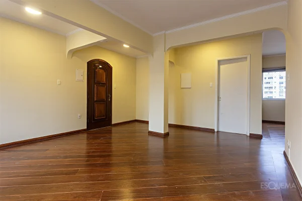 Apartamento para reforma a poucos passos do Santa Luzia