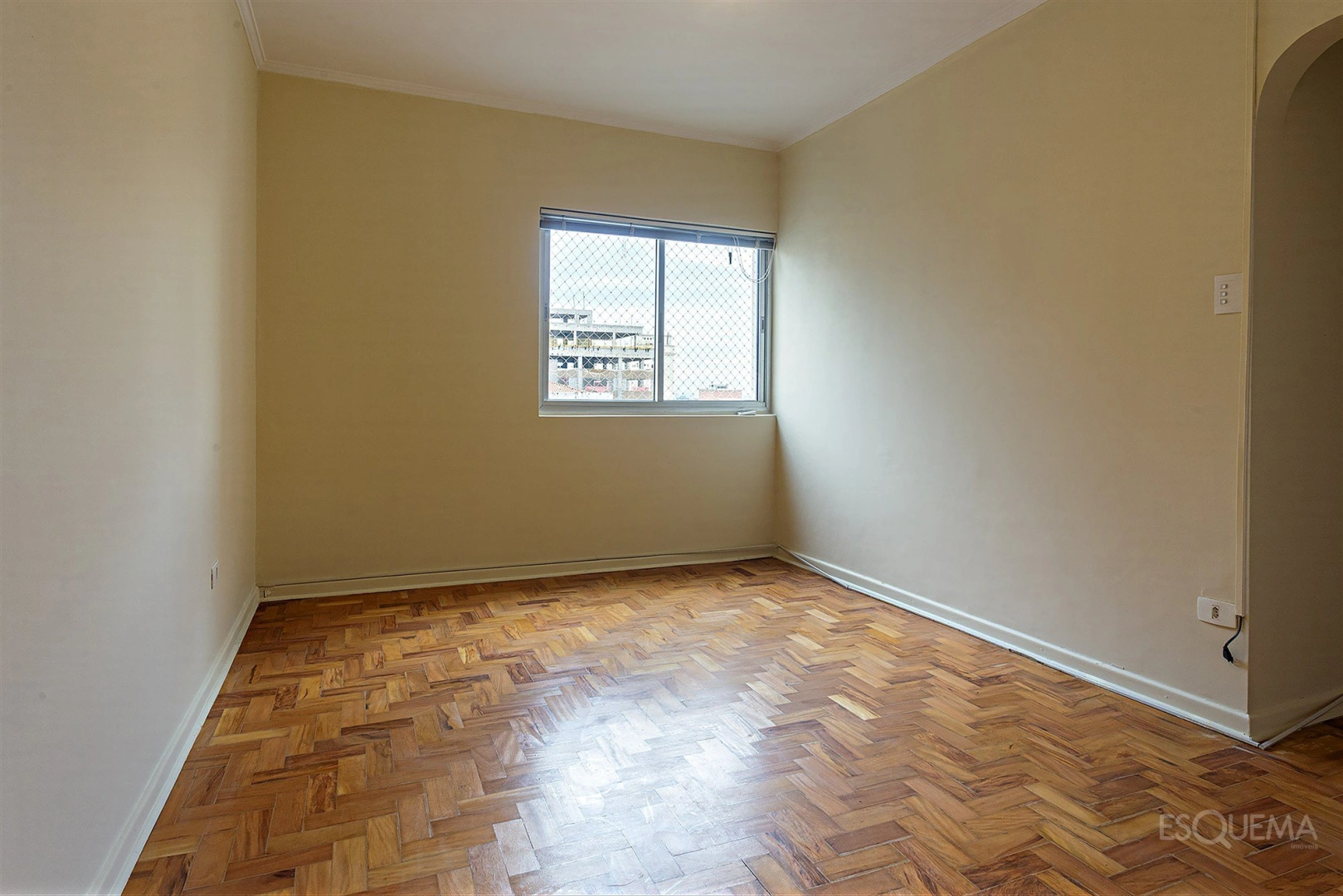 Apartamento para reforma a poucos passos do Santa Luzia - Imagem 4