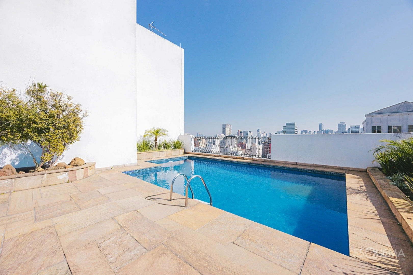 Duplex com área social integrada, ao lado da Alameda Casa Branca - Imagem 12