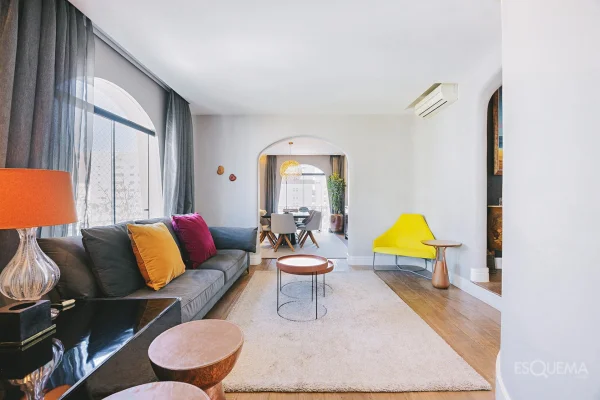 Duplex com área social integrada, ao lado da Alameda Casa Branca