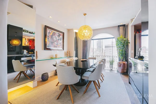 Duplex com área social integrada, ao lado da Alameda Casa Branca