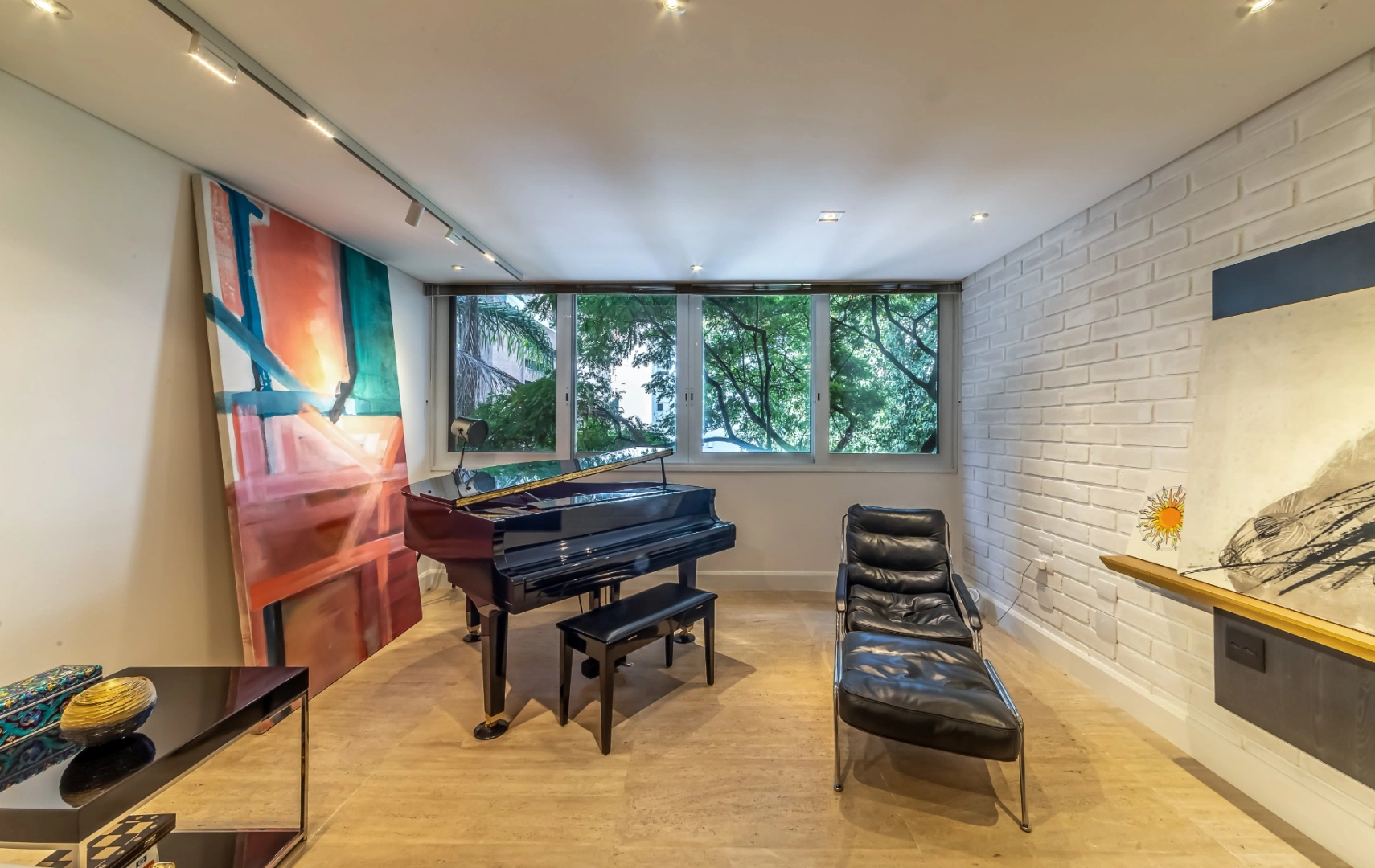 Apartamento reformado com vista para a copa das árvores nos Jardins - Imagem 2
